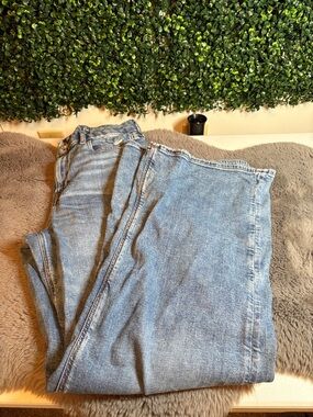 American Eagle Wide Leg Cargo Jeans Size 4